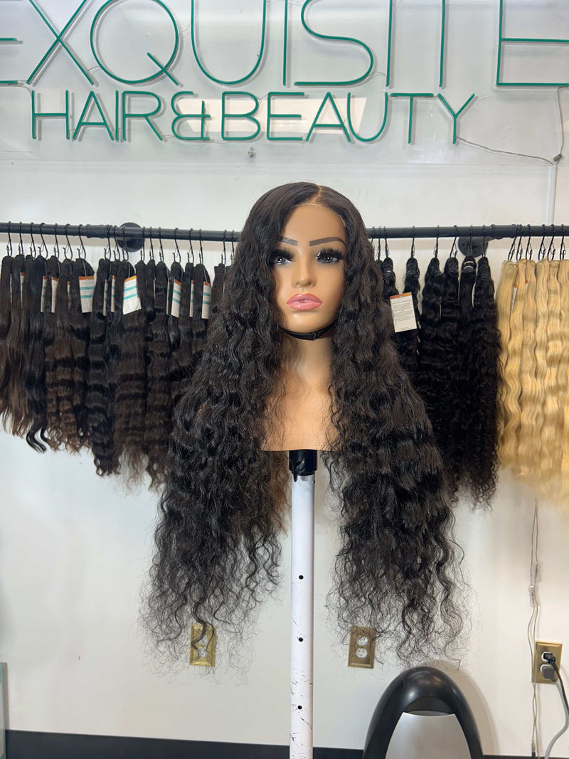 CHENIYAH strip lashes close-up